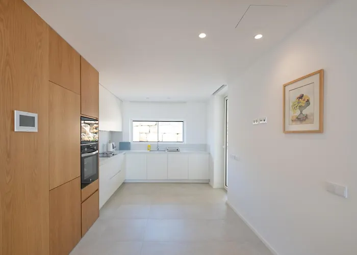 Encosta Do Sol * Lagos